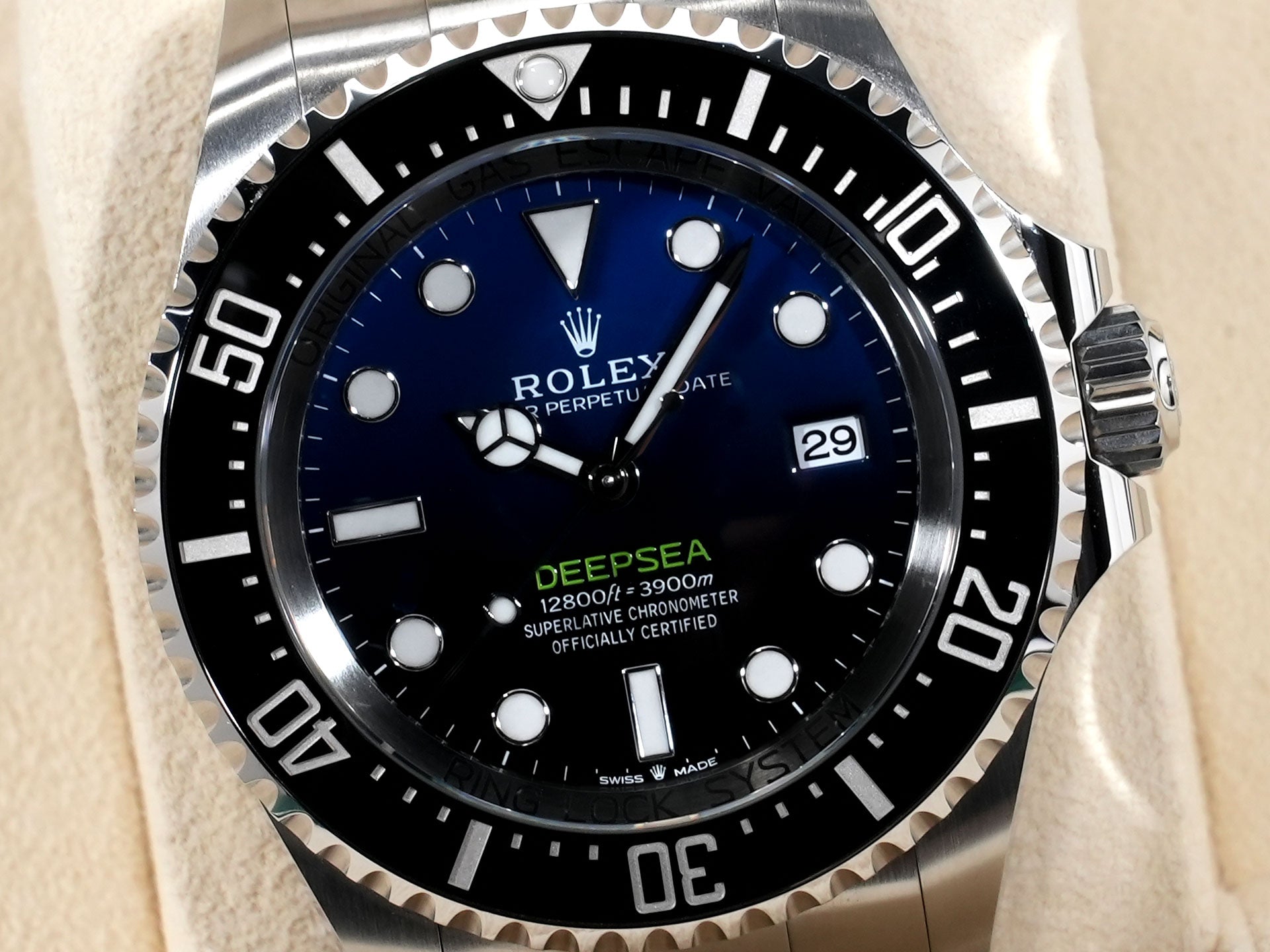 ロレックス シードゥエラー ディープシー Ref.136660 SS D-BLUE文字盤 美品 e3wa9aod