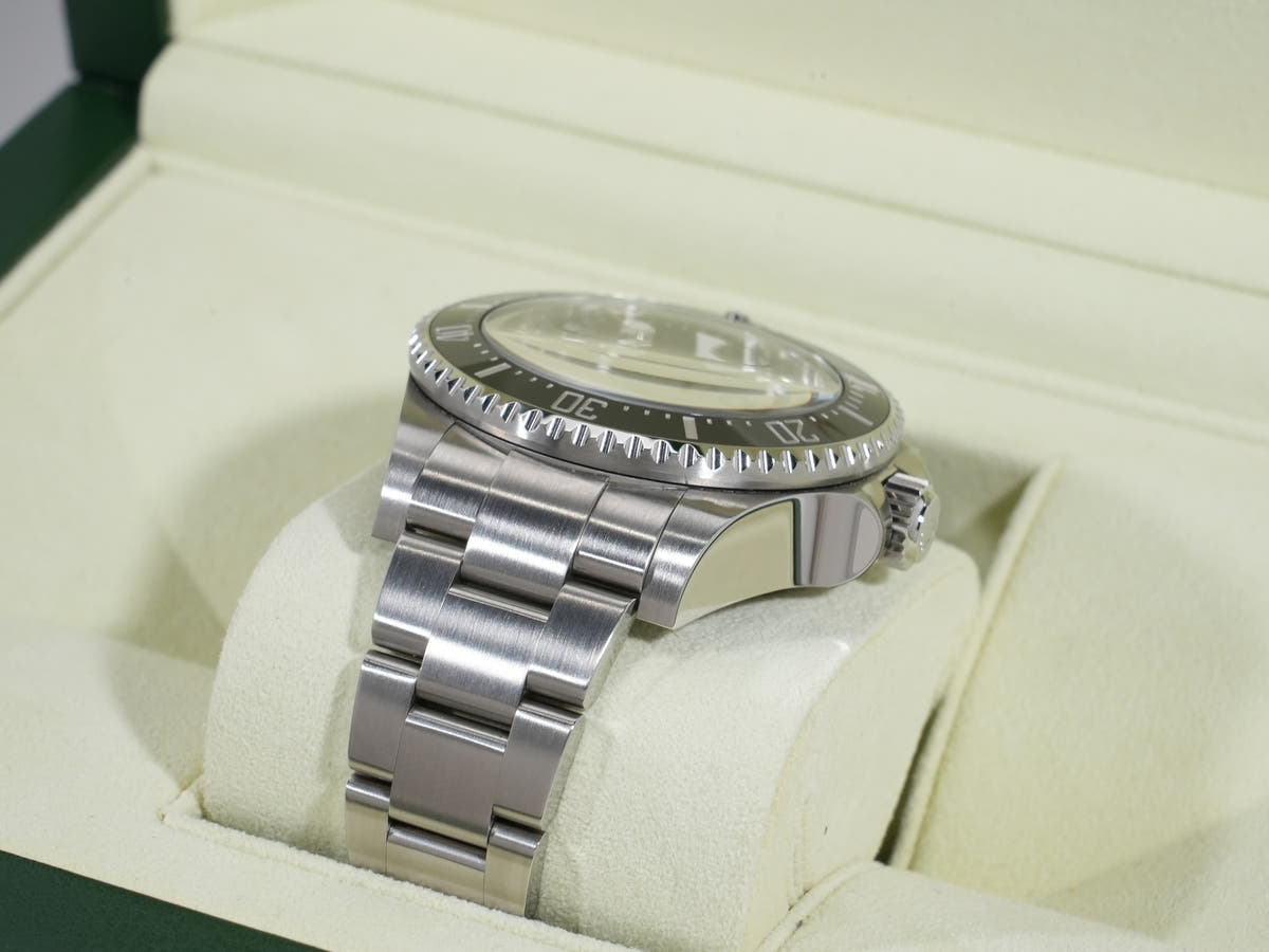 ロレックス シードゥエラー ディープシー Ref.116660 SS ブラック文字盤 美中古 ai3zeqxw