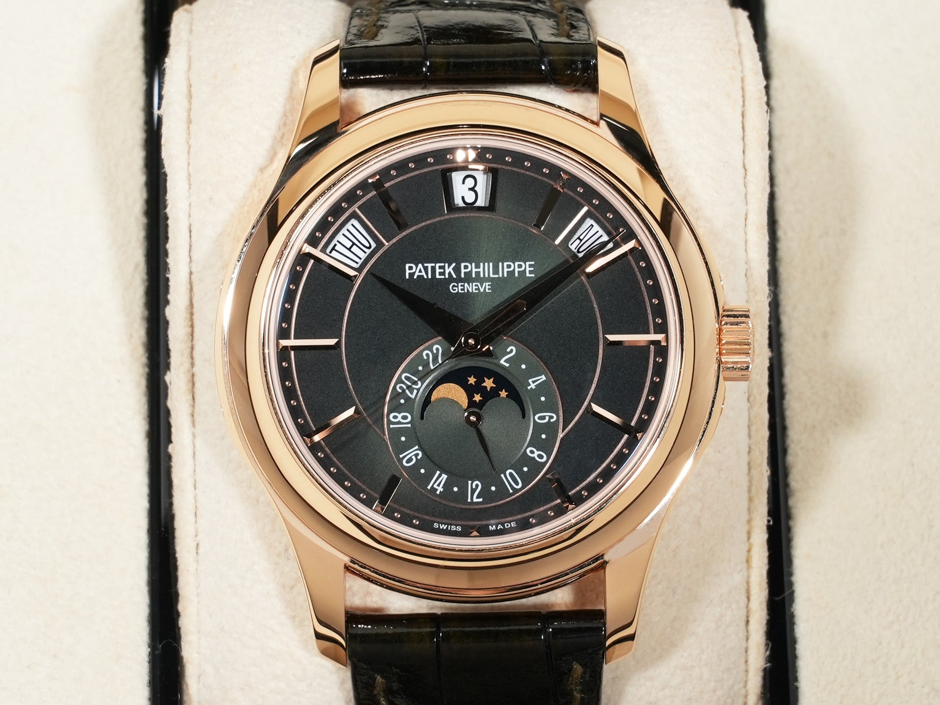 Patek Philippe Annual Calendar Ref.5205R-011 18KRG Olive Green Dial Used 4oexn7jv