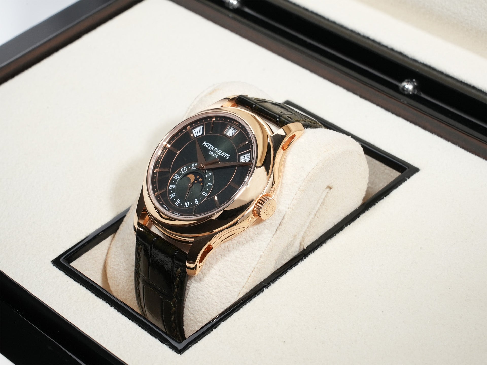 Patek Philippe Annual Calendar Ref.5205R-011 18KRG Olive Green Dial Used 4oexn7jv