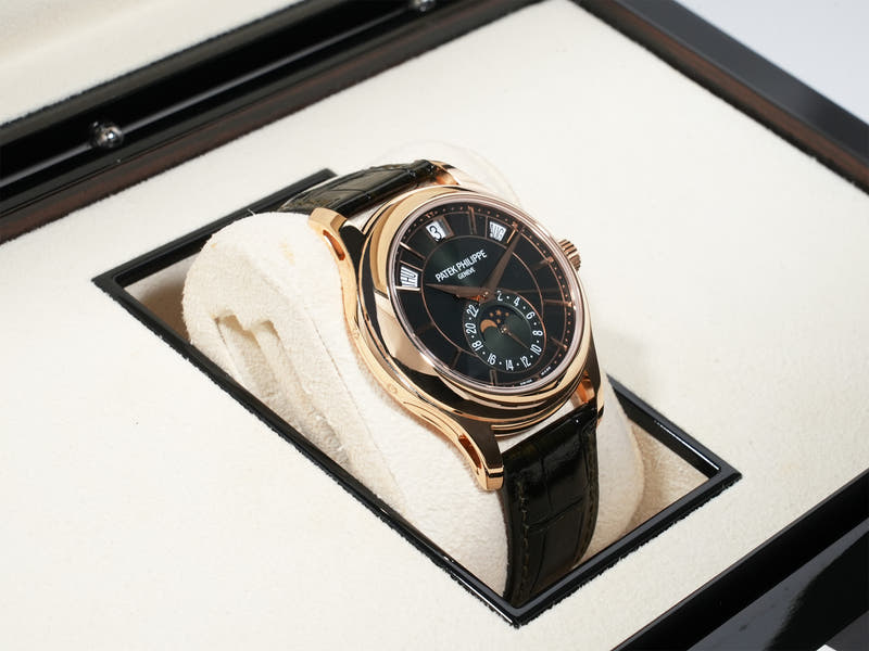 Patek Philippe Annual Calendar Ref.5205R-011 18KRG Olive Green Dial Used 4oexn7jv