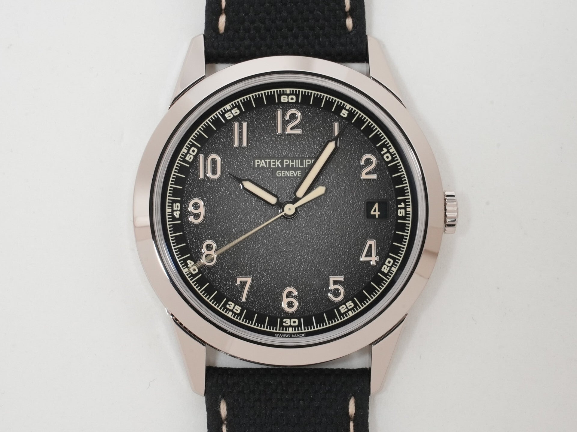 Patek Philippe Calatrava Ref.5226G-001 18KWG Black Gradient Textured Lacquer Anthracite Dial Excellent Condition qpfvcndr