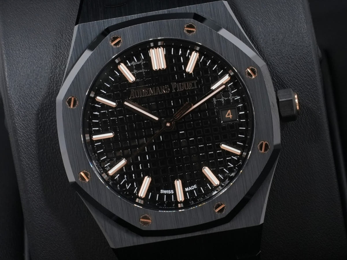 Audemars Piguet Royal Oak Ref.77350CE.OO.1266CE.03.A BLACK CERAMIC Black Dial Very Good Condition m2xp7p3n