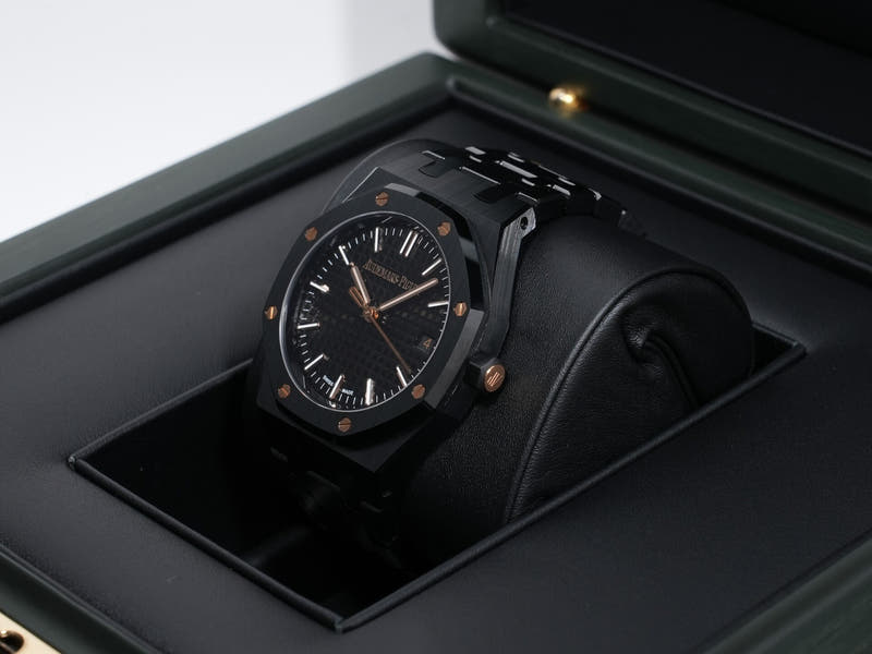 Audemars Piguet Royal Oak Ref.77350CE.OO.1266CE.03.A BLACK CERAMIC Black Dial Very Good Condition m2xp7p3n