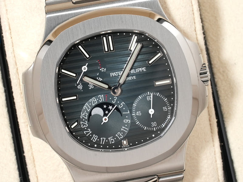 Patek Philippe Nautilus Petite Complication Ref.5712/1A-001 SS Blue Dial Unused ie5kxszn