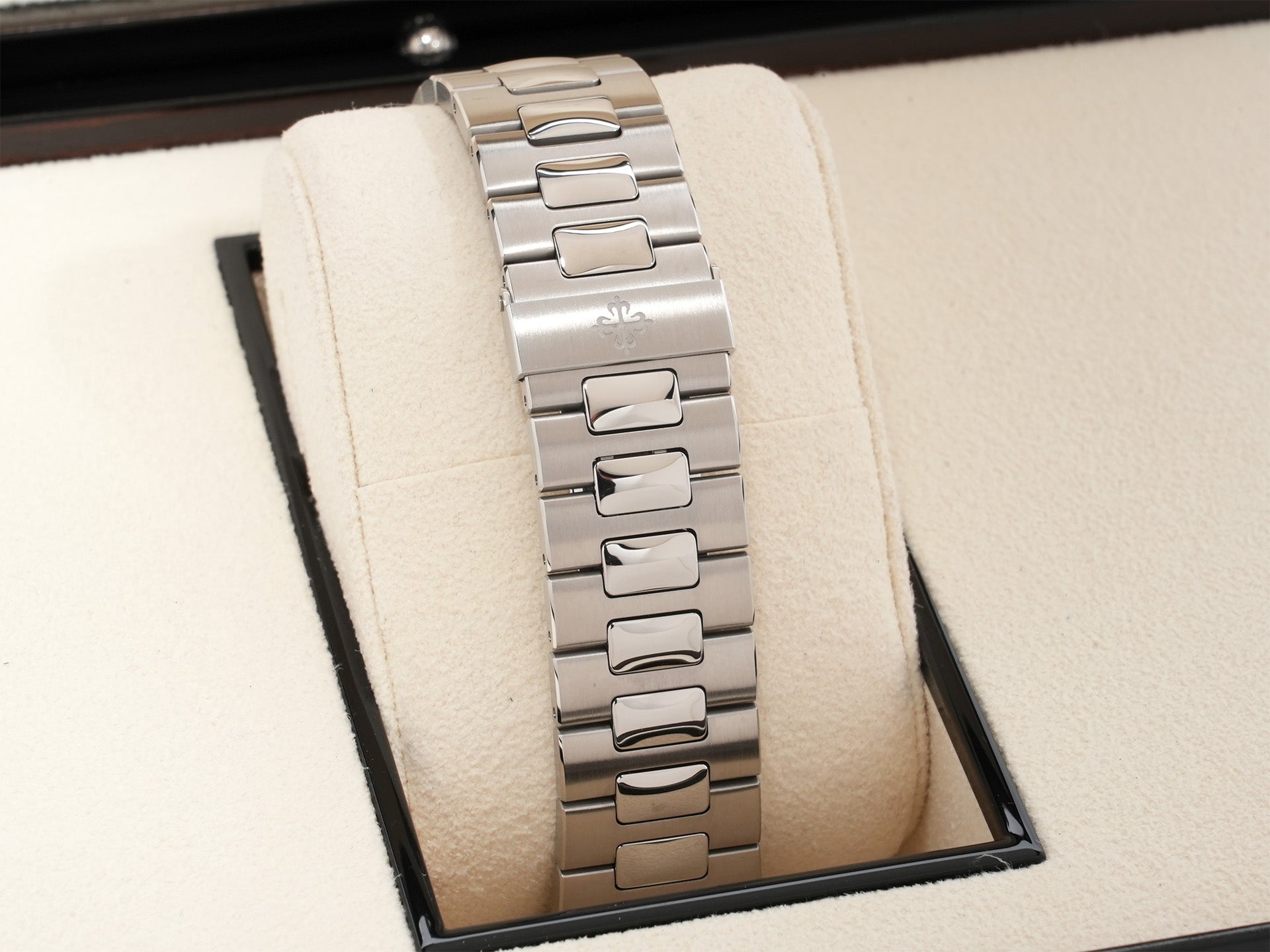 Patek Philippe Nautilus Petite Complication Ref.5712/1A-001 SS Blue Dial Unused ie5kxszn