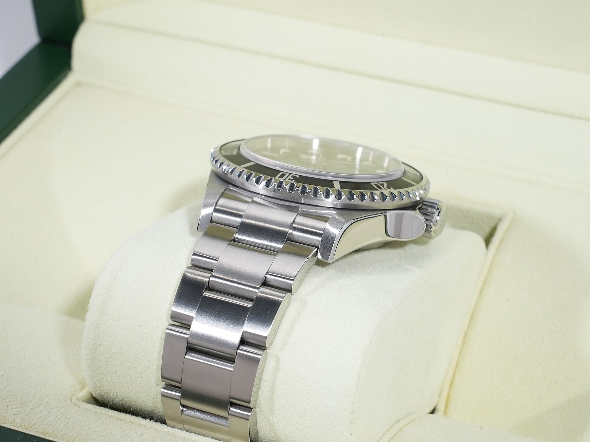 ロレックス シードゥエラー Ref.16600 SS ブラック文字盤 美中古 np3qrz4j