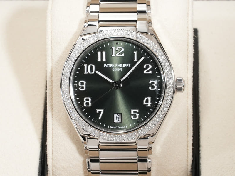 パテックフィリップ Twenty-4 Ref.7300/1200A-011 SS オリーブグリーン ソレイユ文字盤 未使用 x8c4t3b4