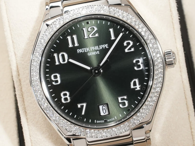 パテックフィリップ Twenty-4 Ref.7300/1200A-011 SS オリーブグリーン ソレイユ文字盤 未使用 x8c4t3b4