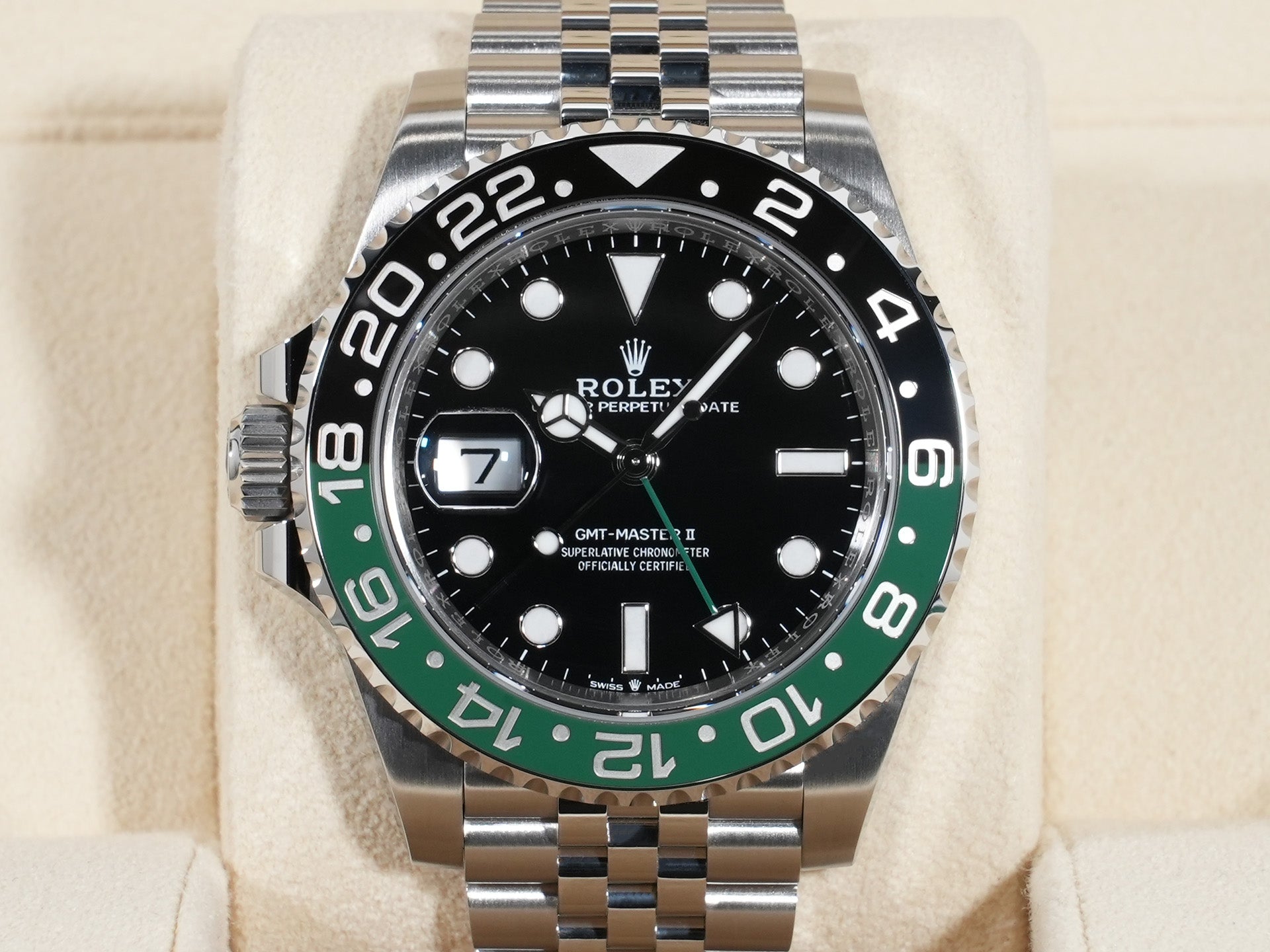 Rolex GMT Master II Ref.126720VTNR SS Black Dial Jubilee Bracelet Unused 5hv9jb3b