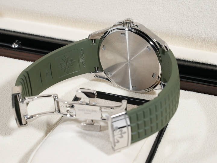 パテックフィリップ アクアノート Ref.5267/200A-011 ステンレススチール カーキグリーン文字盤