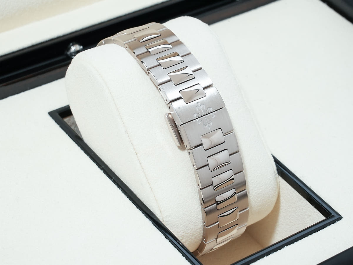パテックフィリップ ノーチラス パーペチュアルカレンダー Ref.5740/1G-001 18KWG ブルー文字盤 美品 nrqmh4fr