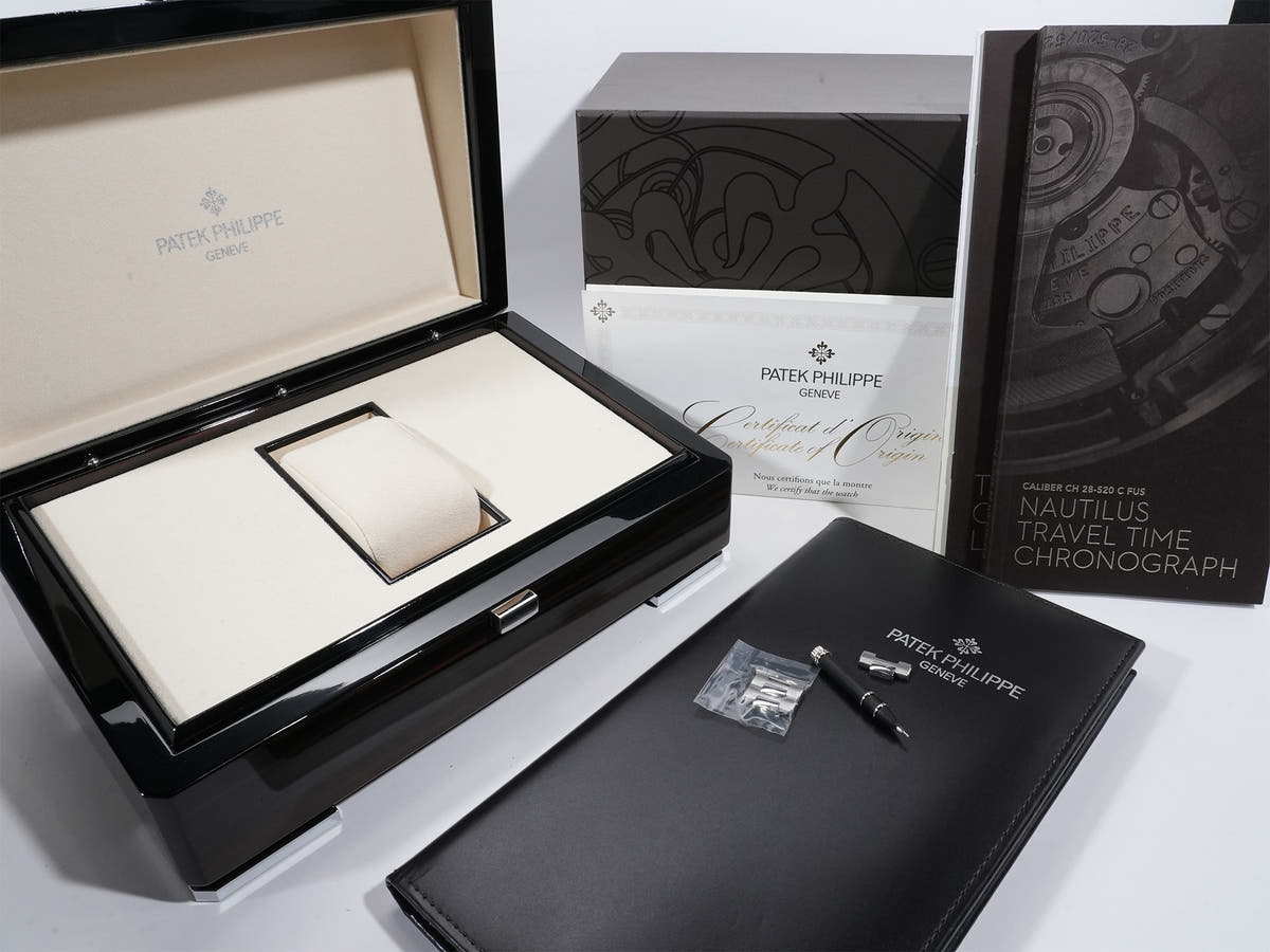 パテックフィリップ ノーチラス トラベルタイム クロノグラフ Ref.5990/1A-001 SS ブラックグラデーション文字盤 美中古 qj96g6i2