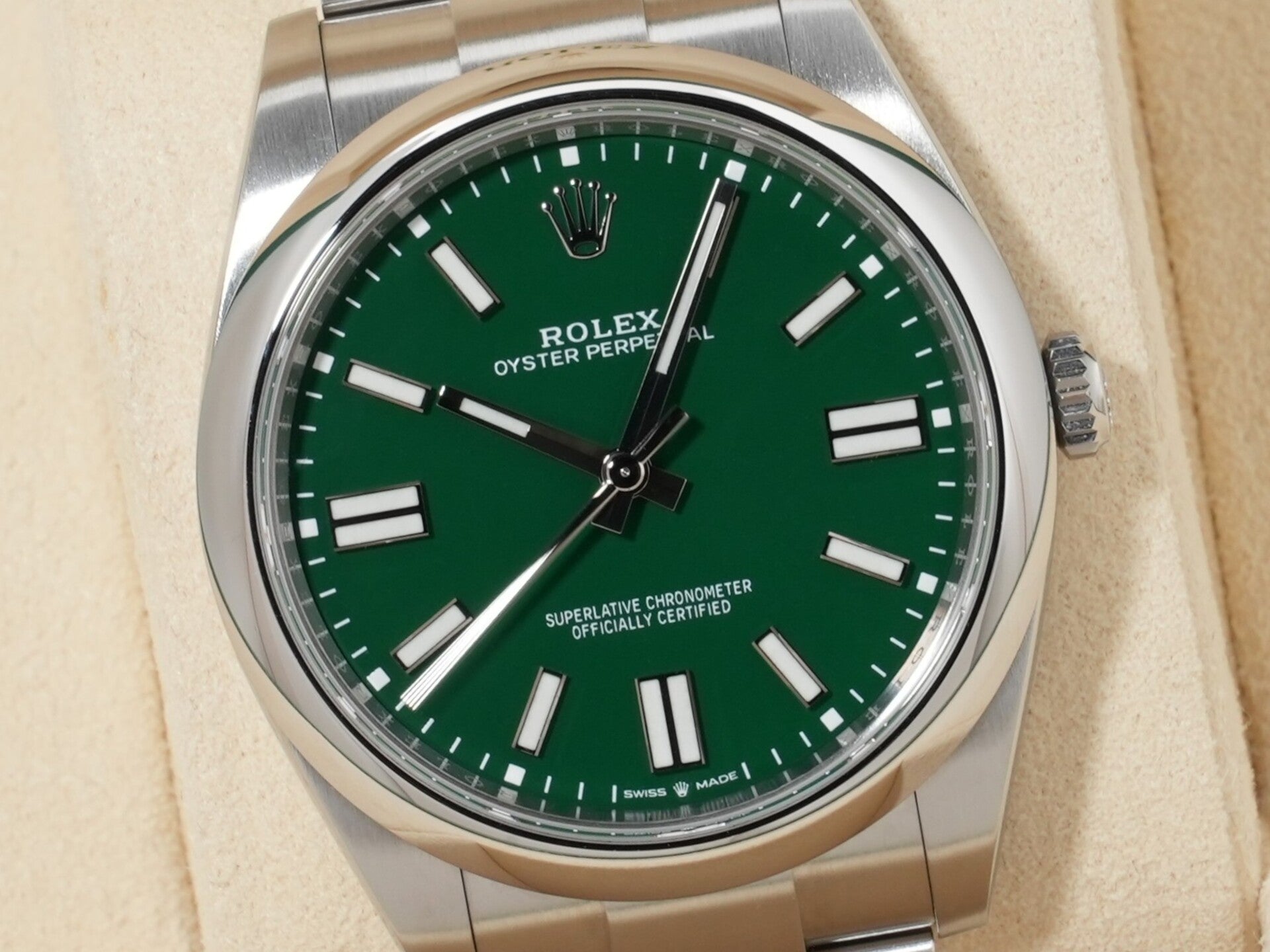 ロレックス オイスターパーペチュアル41 Ref.124300 SS グリーン文字盤 中古 4tmo4jtq