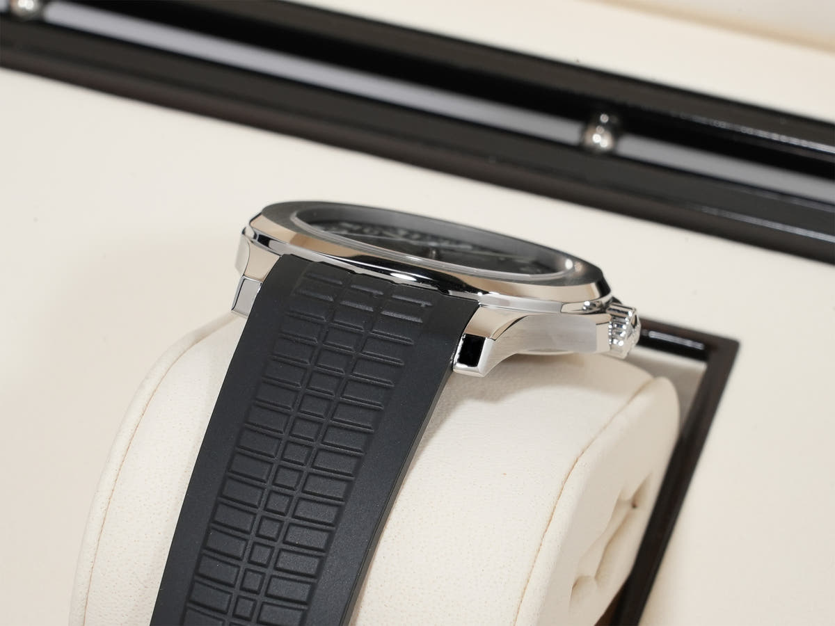 パテックフィリップ アクアノート TIFFANY&CO. Ref.5167A-001 SS ブラック文字盤 中古 tcrd2sxd