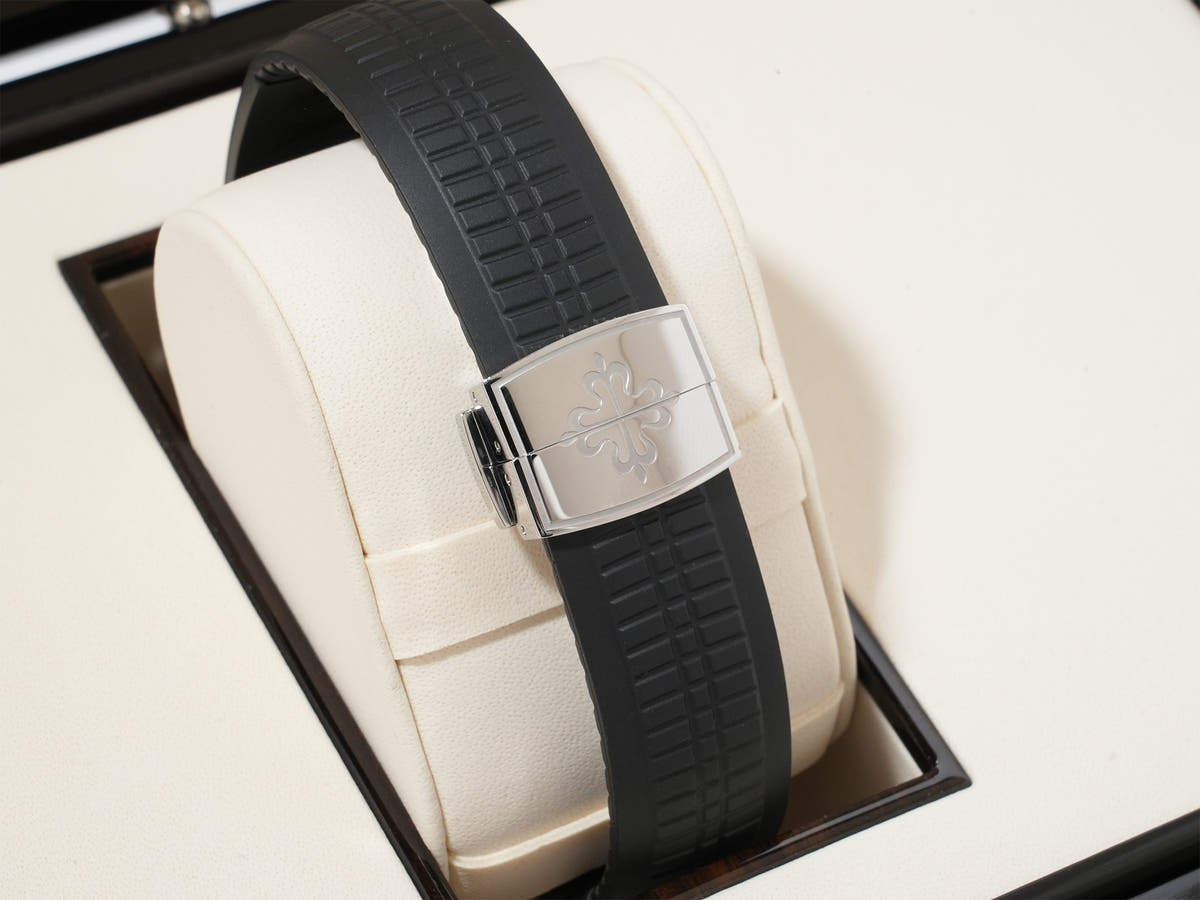 パテックフィリップ アクアノート TIFFANY&CO. Ref.5167A-001 SS ブラック文字盤 中古 tcrd2sxd