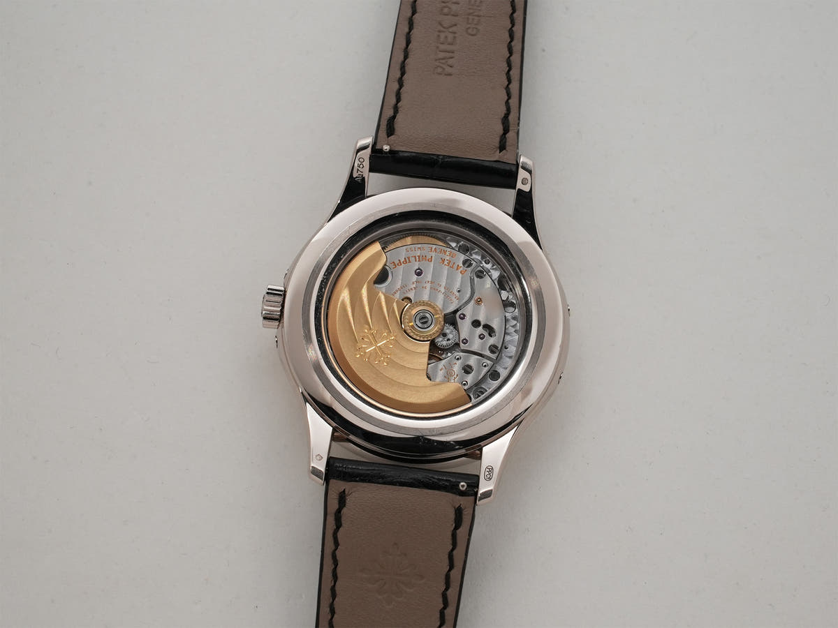 パテックフィリップ アニュアルカレンダー Ref.5205G-013 18KWG ブルーブラックグラデーション文字盤 中古 xj4xzmhh