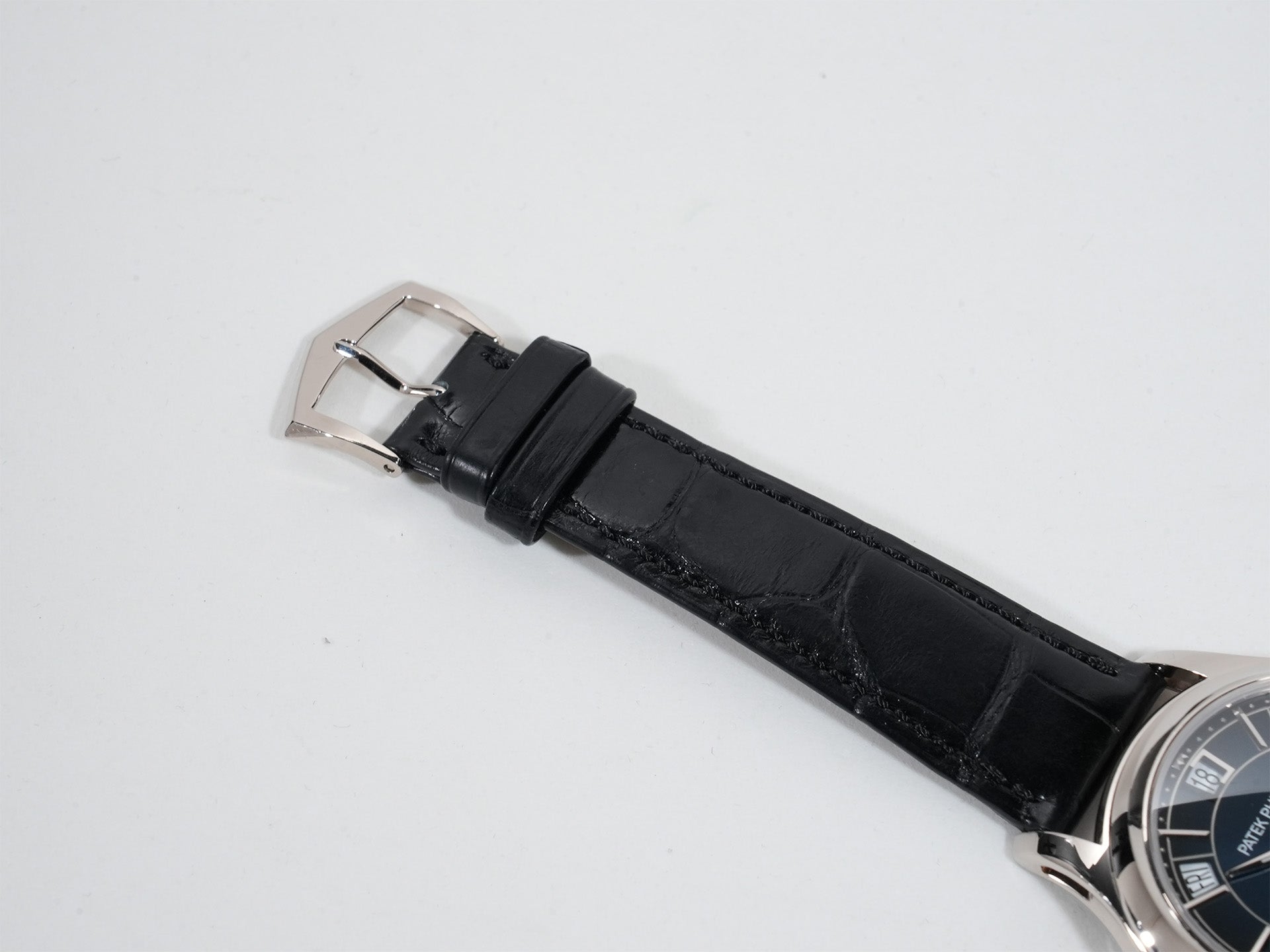 パテックフィリップ アニュアルカレンダー Ref.5205G-013 18KWG ブルーブラックグラデーション文字盤 中古 xj4xzmhh