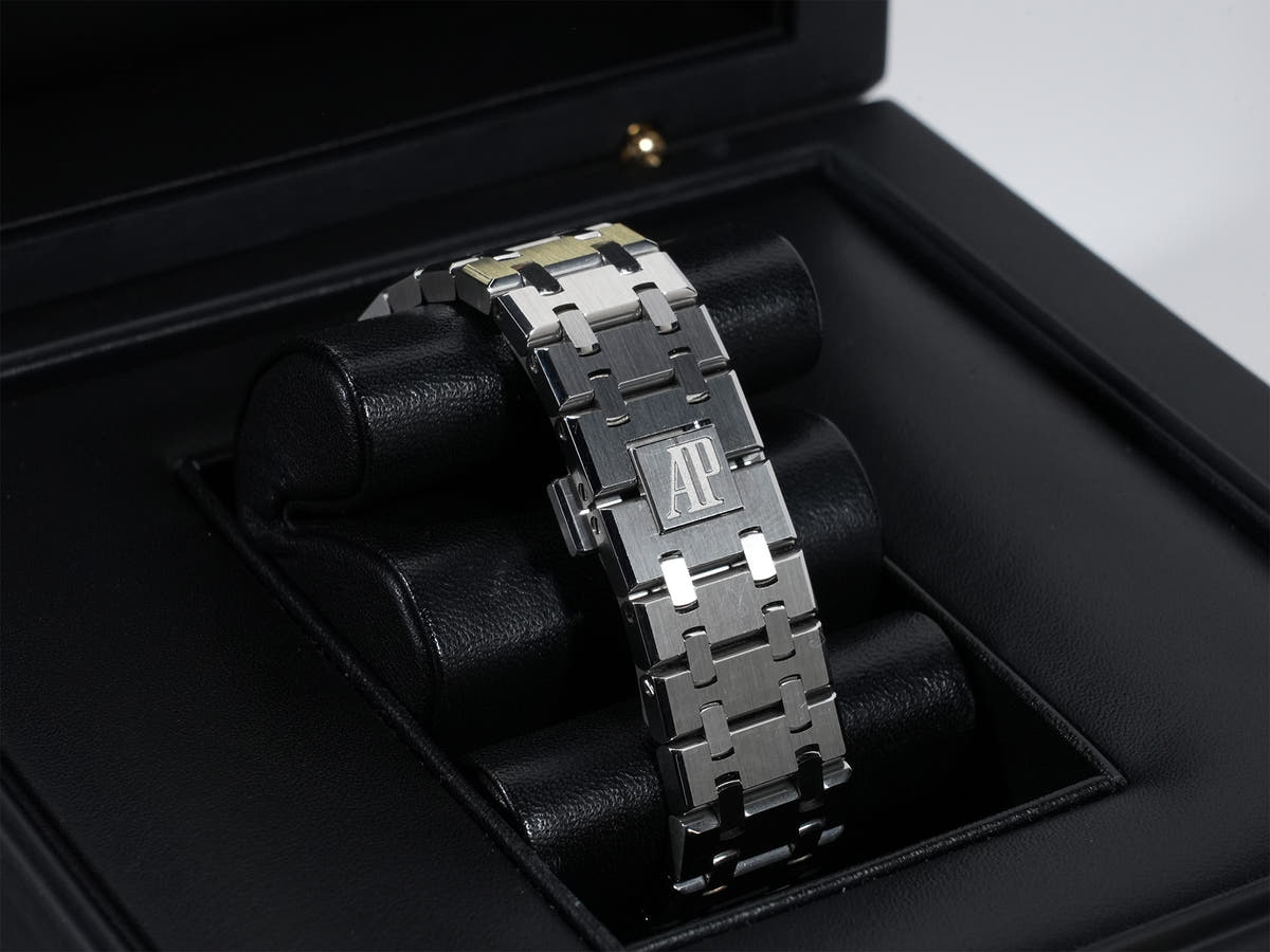 オーデマピゲ ロイヤルオーク クロノグラフ Ref.26320ST.OO.1220ST.02 SS シルバー文字盤 中古 yretokha