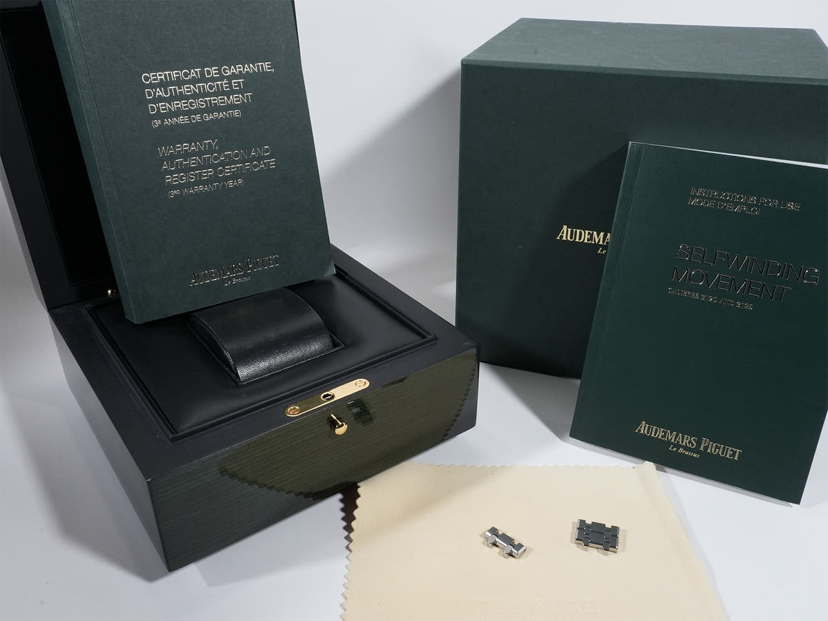 オーデマピゲ ロイヤルオーク クロノグラフ Ref.26320ST.OO.1220ST.02 SS シルバー文字盤 中古 yretokha