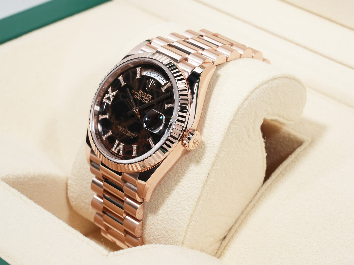 Rolex Day-Date Ref.128235 18KERG Eisenkiesel dial, good condition, pre-owned uw536aq2