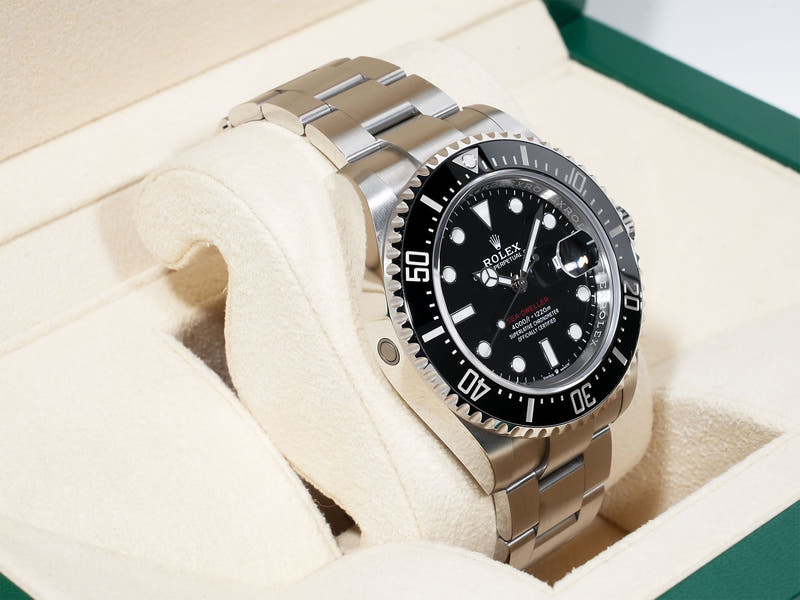 ロレックス シードゥエラー Ref.126600 SS ブラック文字盤 中古 qyk8ewg2
