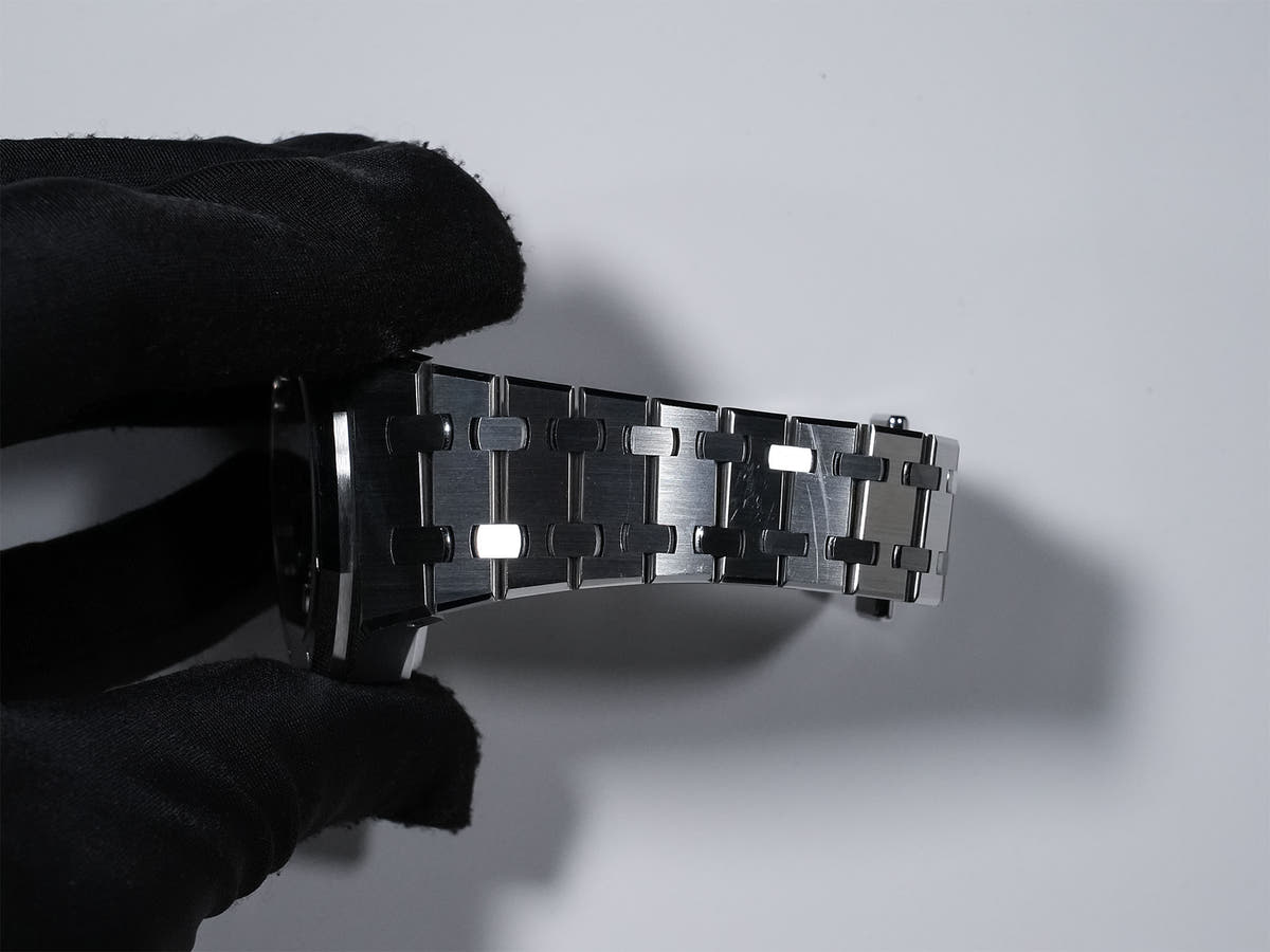 オーデマピゲ ロイヤルオーク クロノグラフ Ref.26715ST.OO.1356ST.01 SS ナイトブルー文字盤 中古 ytapqswi