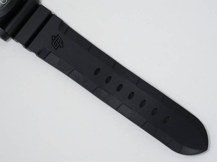 パネライ ルミノール ディエチ ジョルニ GMT チェラミカ Ref.PAM01483 BLACK CERAMIC グリーン文字盤 美中古 p2wc783g