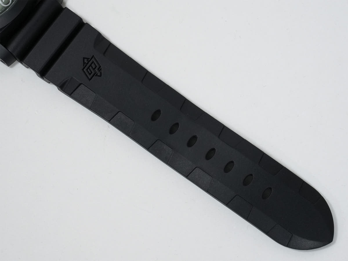 パネライ ルミノール ディエチ ジョルニ GMT チェラミカ Ref.PAM01483 BLACK CERAMIC グリーン文字盤 美中古 p2wc783g