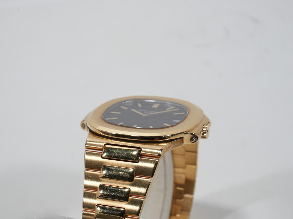 パテックフィリップ ノーチラス Ref.3700/11 18KYG ブルー文字盤 中古 bqjh2em3