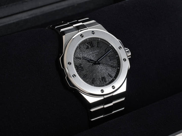 ショパール アルパイン イーグル 41 SHIKKOKU Ref.298600-3021 LUCENT STEEL ブラック文字盤 美中古 qenewgts