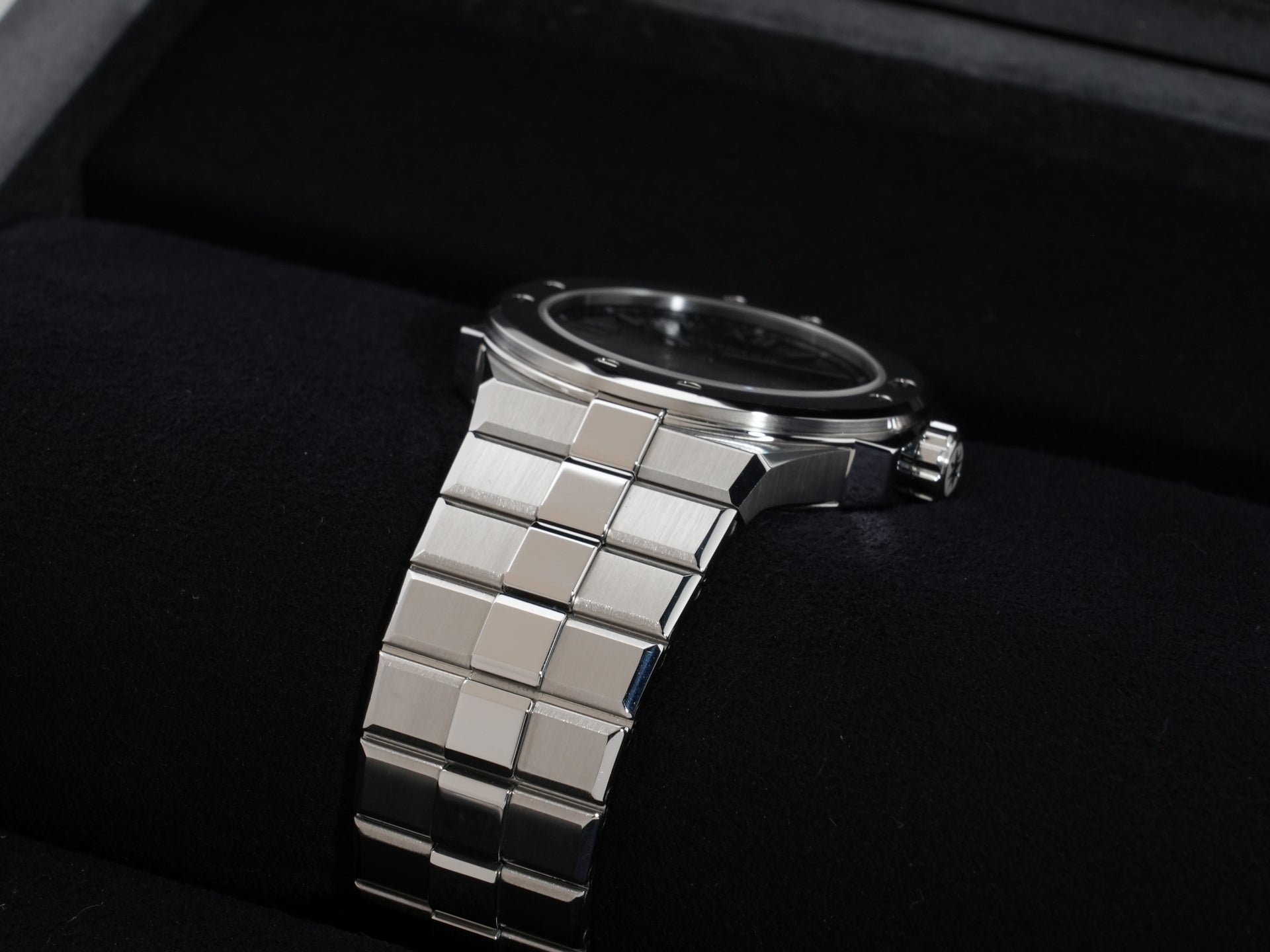 ショパール アルパイン イーグル 41 SHIKKOKU Ref.298600-3021 LUCENT STEEL ブラック文字盤 美中古 qenewgts