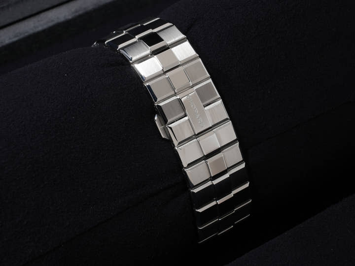 ショパール アルパイン イーグル 41 SHIKKOKU Ref.298600-3021 LUCENT STEEL ブラック文字盤 美中古 qenewgts