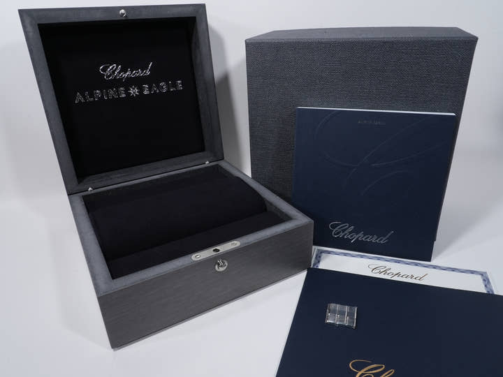 ショパール アルパイン イーグル 41 SHIKKOKU Ref.298600-3021 LUCENT STEEL ブラック文字盤 美中古 qenewgts