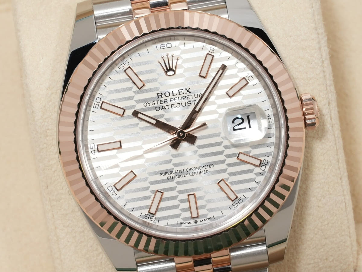 ロレックス デイトジャスト41 Ref.126331 SS/ERG シルバーフルーテッド文字盤 中古 ahom6pif