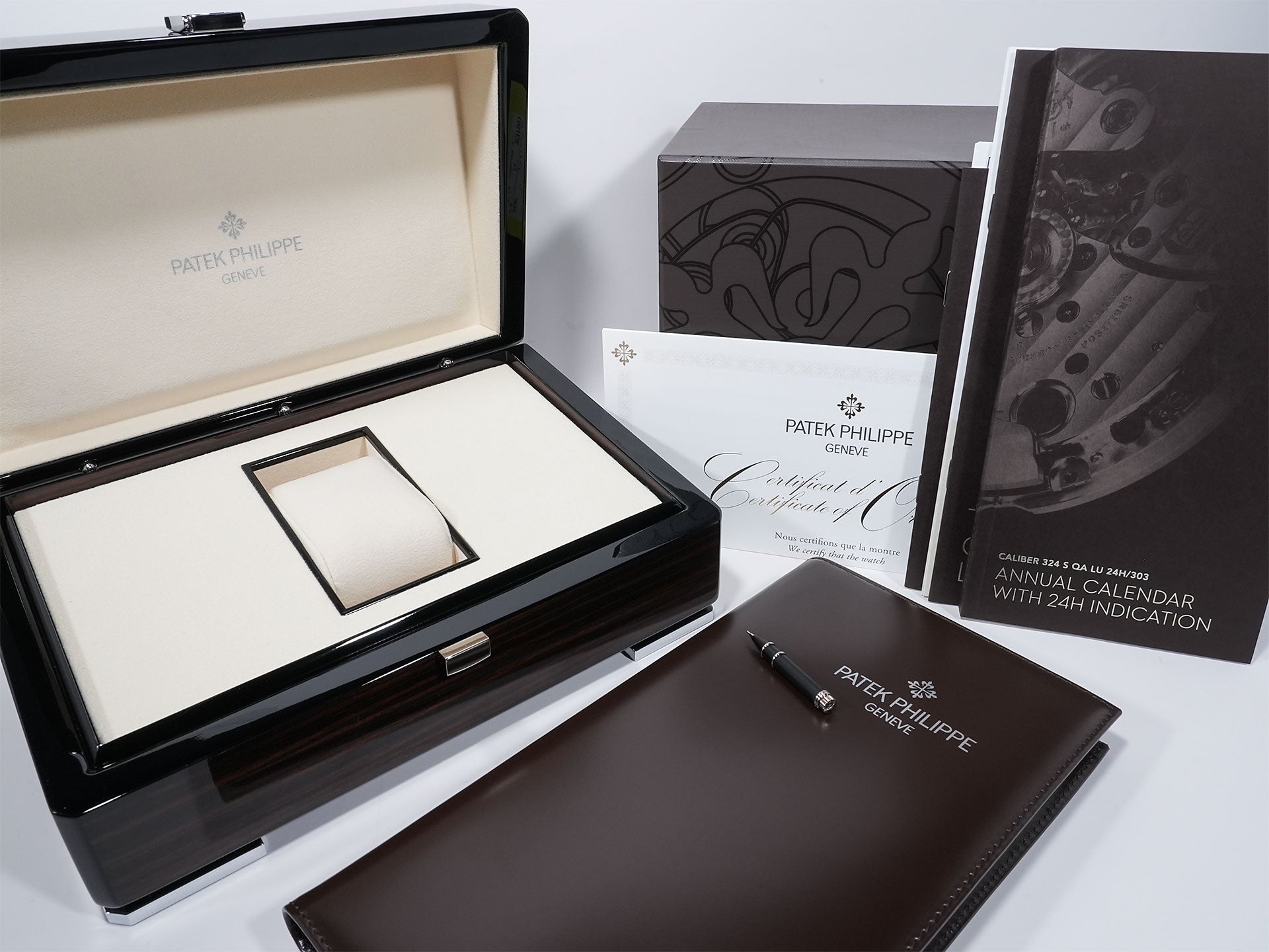 Patek Philippe Annual Calendar Moon Phase Ref.5396G-011 18KWG Silver Opaline Dial Good Condition pfdb7nbo