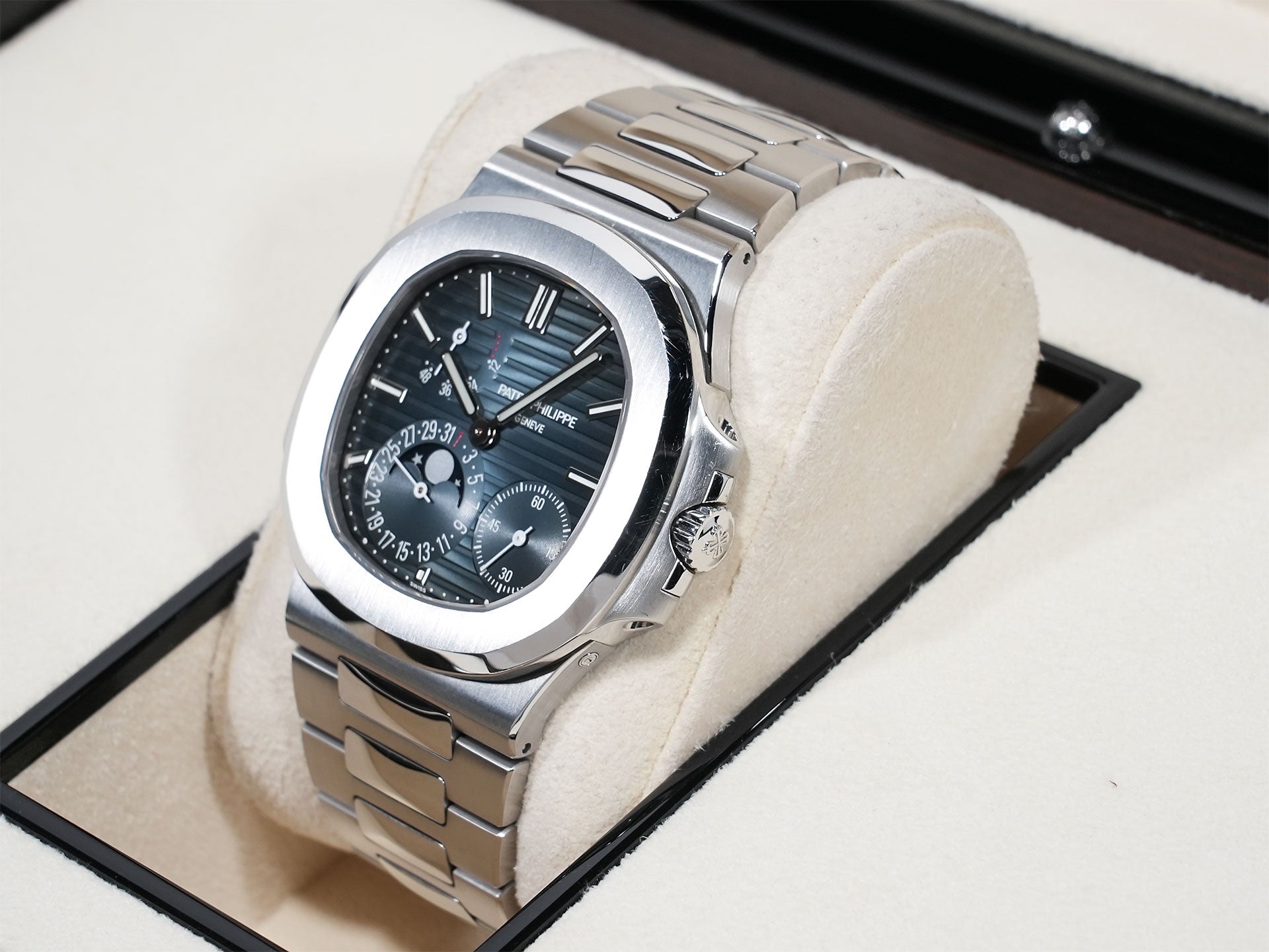 パテックフィリップ ノーチラス プチコンプリケーション Ref.5712/1A-001 SS ブルー文字盤 中古 ijmfq7wm