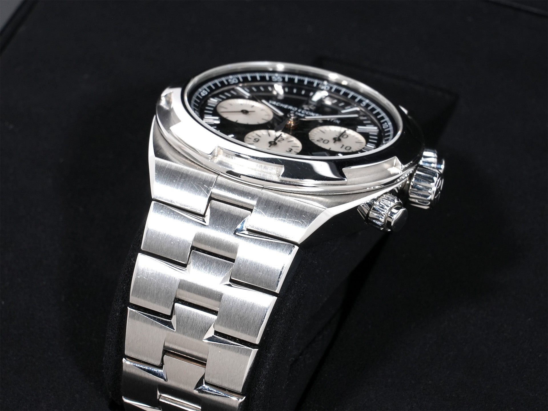 Vacheron Constantin Overseas Chronograph Ref.5500V/110A-B481 SS Black Dial Used x3cbtexo