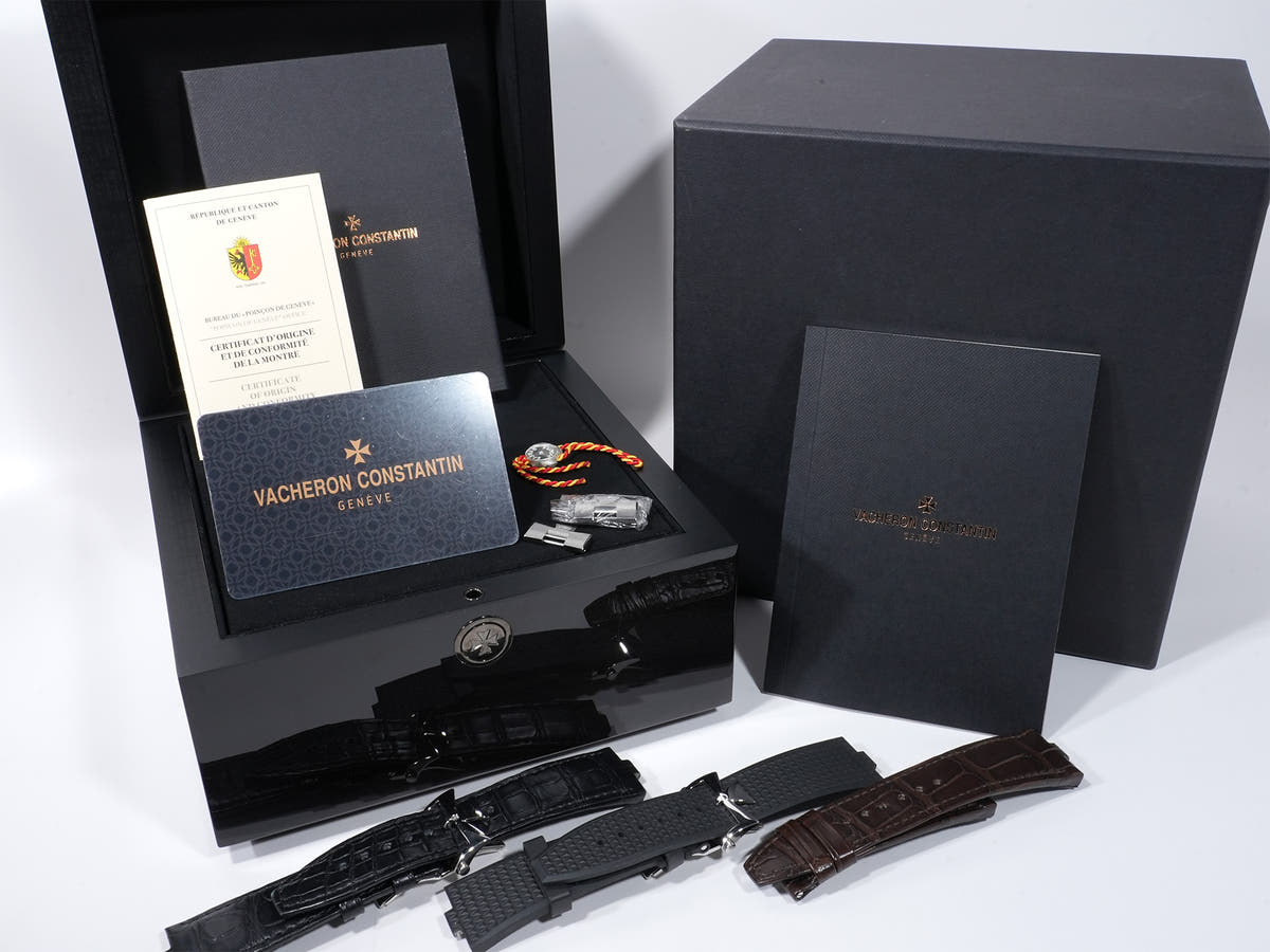 Vacheron Constantin Overseas Chronograph Ref.5500V/110A-B481 SS Black Dial Used x3cbtexo