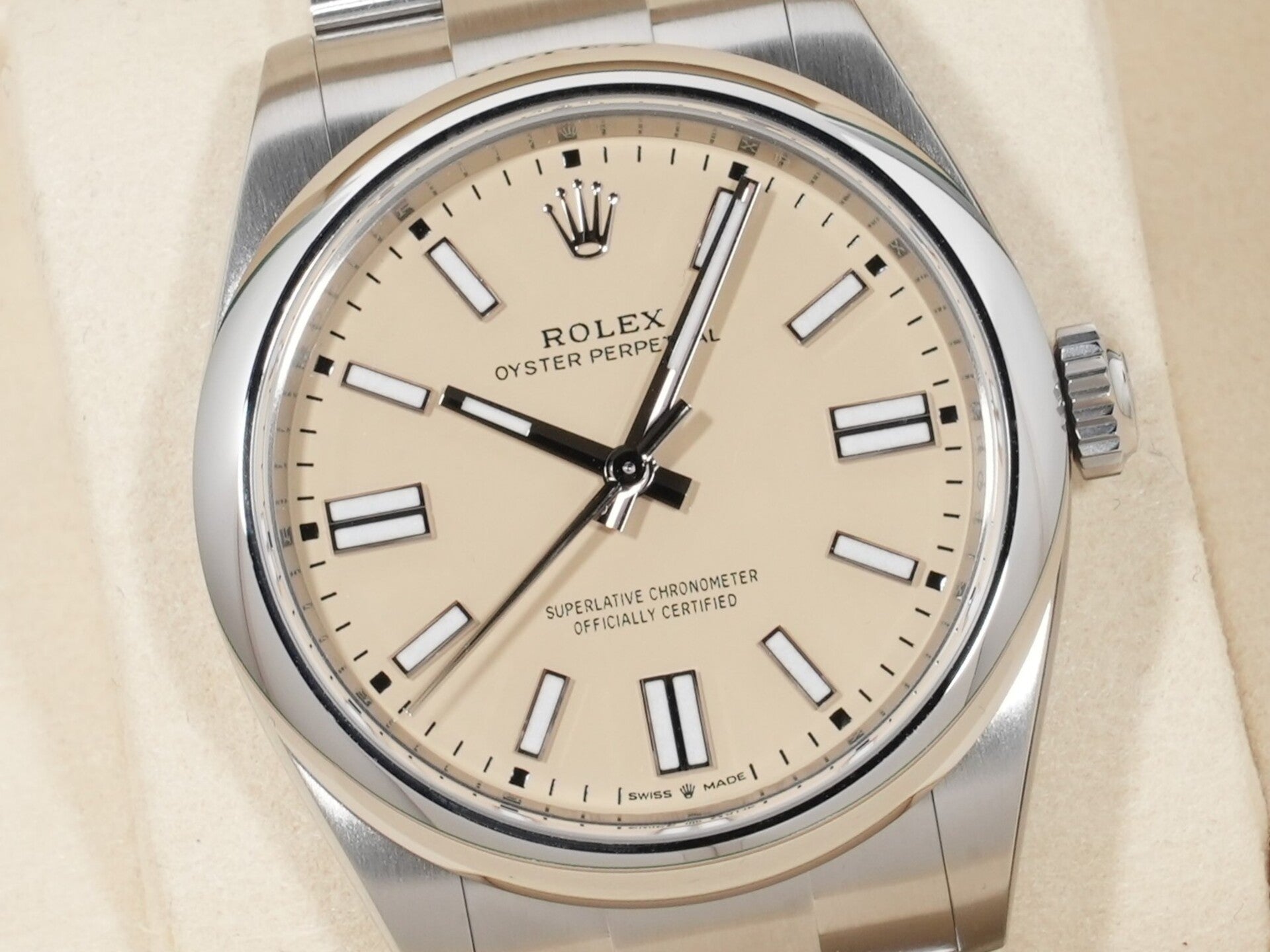 ロレックス オイスターパーペチュアル41 Ref.134300 SS ベージュ文字盤 未使用 6cicus8p