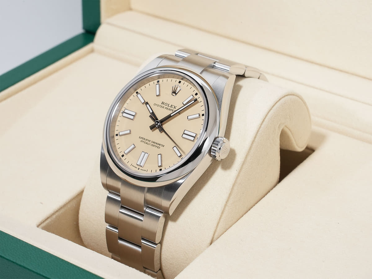 Rolex Oyster Perpetual 41 Ref. 134300 Stainless Steel Beige Dial Unused z2iey9ci