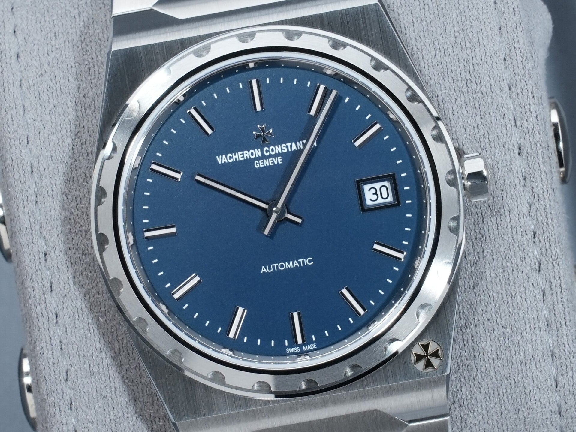ヴァシュロンコンスタンタン ヒストリーク 222 Ref.4200H/222A-B934 SS ブルー文字盤 未使用 tbpgvwze