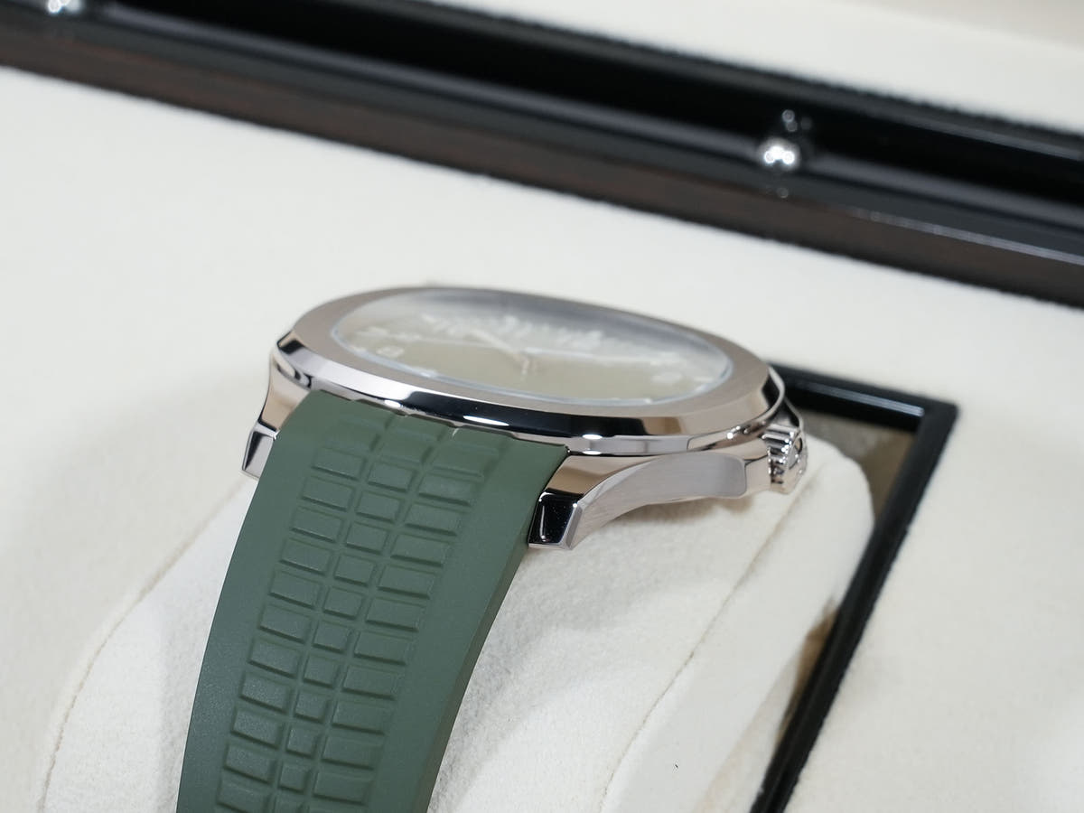 パテックフィリップ アクアノート Ref.5168G-010 18KWG カーキグリーン文字盤 美品 38b8m542