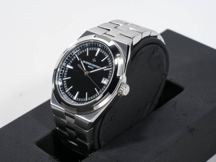 ヴァシュロンコンスタンタン オーヴァーシーズ Ref.4500V/110A-B483 SS ブラック文字盤 美中古 nf4vnr8o