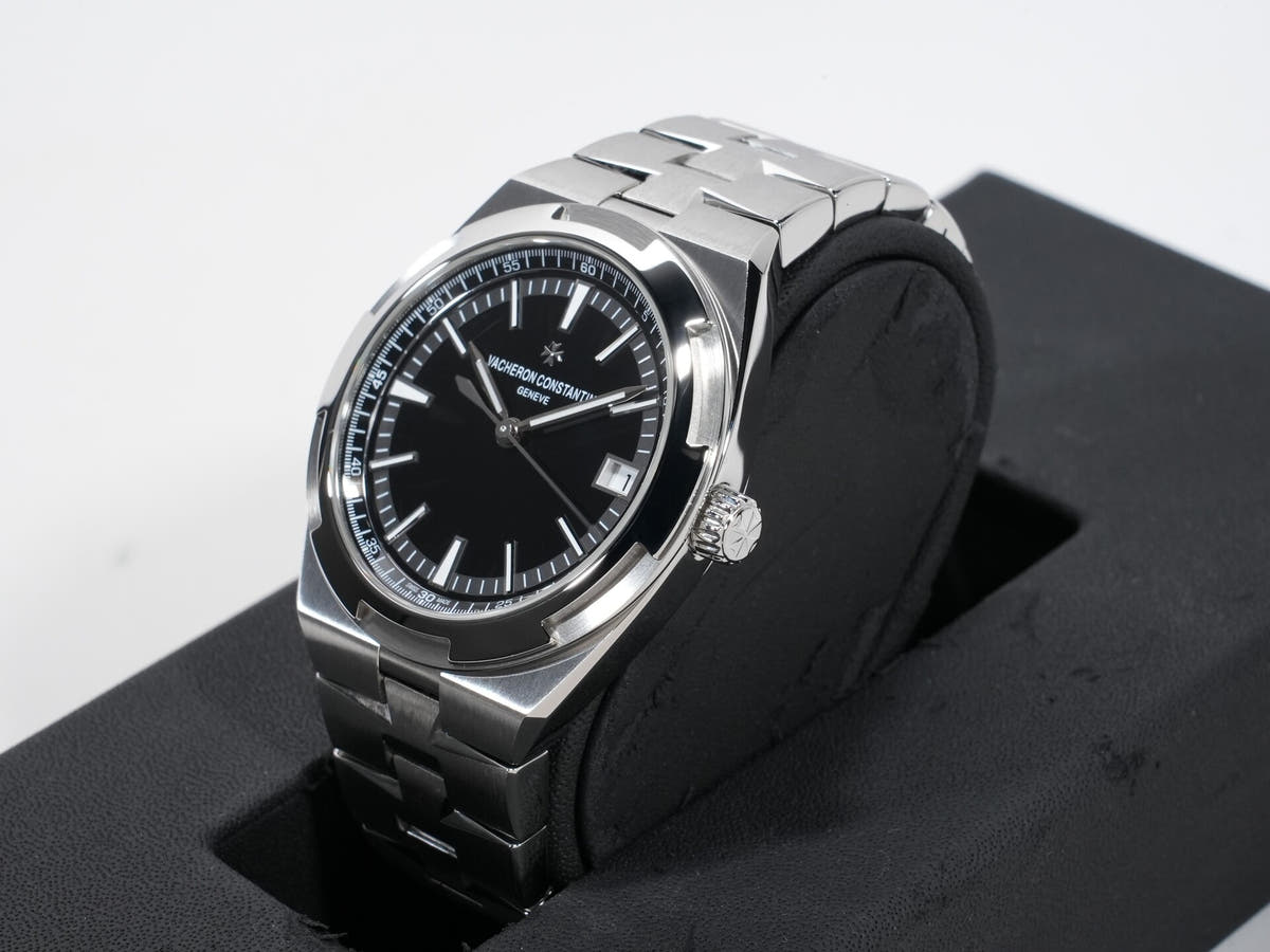 ヴァシュロンコンスタンタン オーヴァーシーズ Ref.4500V/110A-B483 SS ブラック文字盤 美中古 nf4vnr8o
