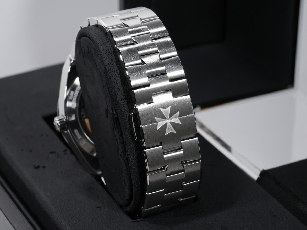 ヴァシュロンコンスタンタン オーヴァーシーズ Ref.4500V/110A-B483 SS ブラック文字盤 美中古 nf4vnr8o