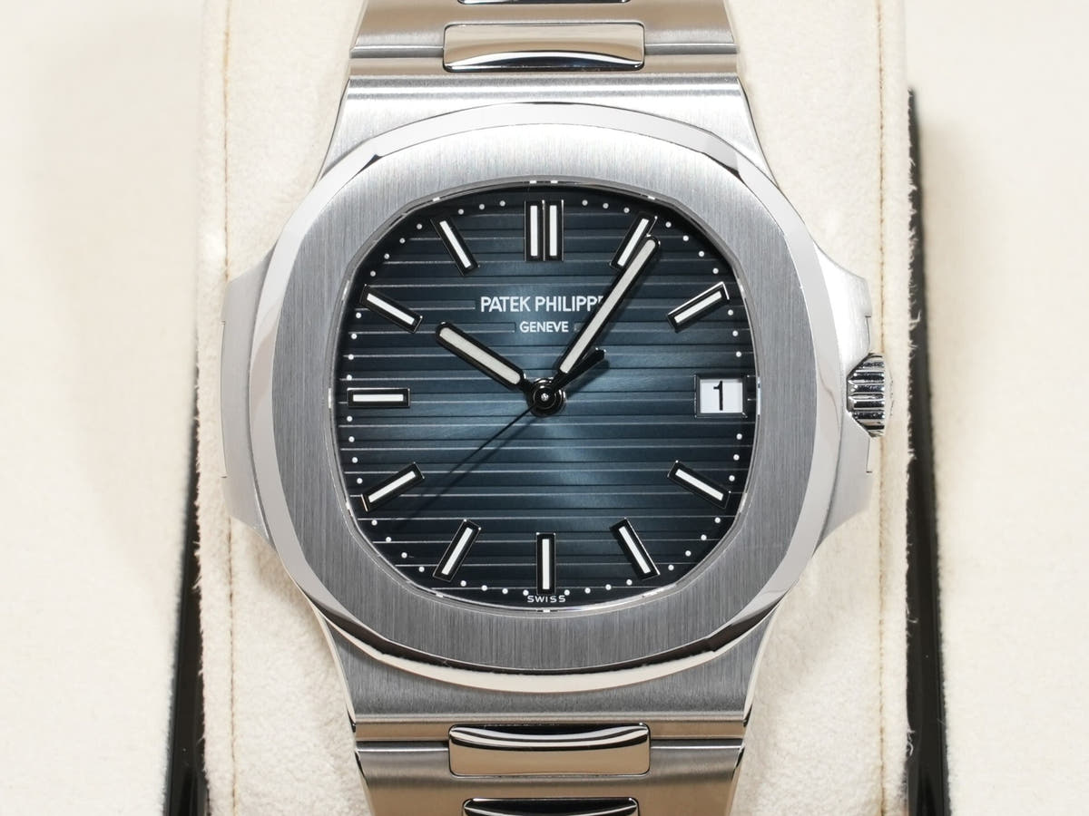 パテックフィリップ ノーチラス Ref.5711/1A-010 SS ブルー文字盤 中古 8xzmkfni