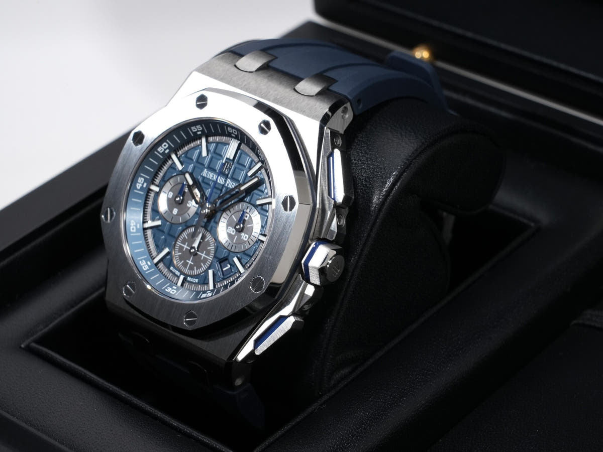 Audemars Piguet Royal Oak Offshore Chronograph Ref. 26480TI.OO.A027CA.01 TI Blue Dial Pre-owned s692w8ad