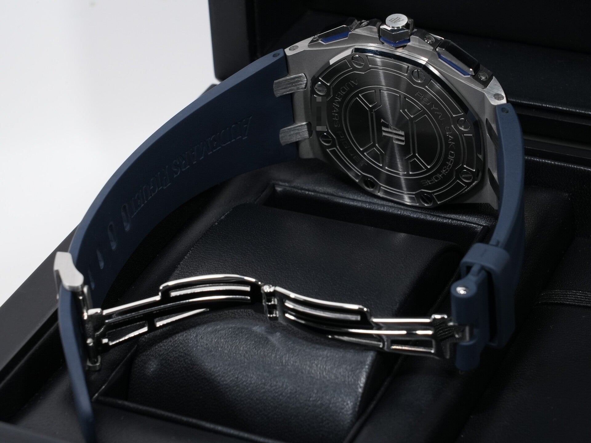 Audemars Piguet Royal Oak Offshore Chronograph Ref. 26480TI.OO.A027CA.01 TI Blue Dial Pre-owned s692w8ad