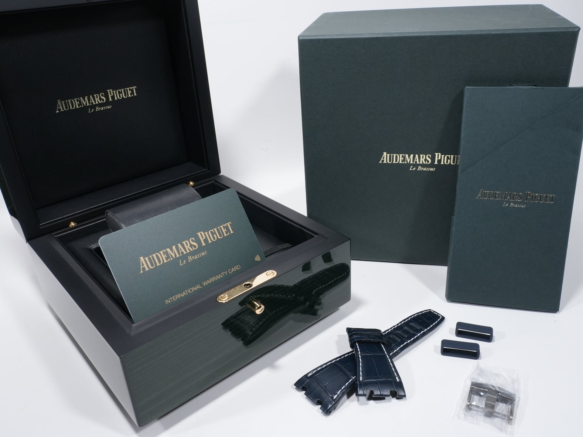 Audemars Piguet Royal Oak Offshore Chronograph Ref. 26480TI.OO.A027CA.01 TI Blue Dial Pre-owned s692w8ad